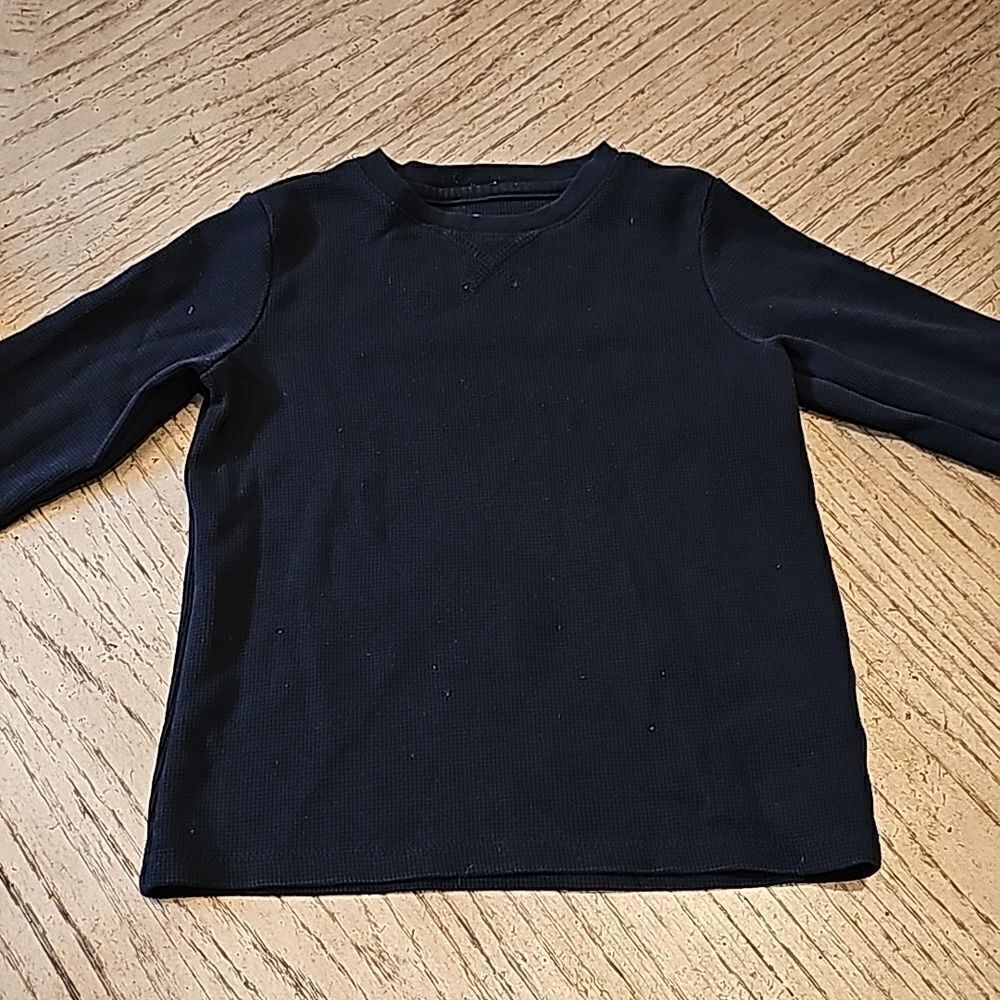 Black waffle knit long sleeve boys size 5 Epic Threads